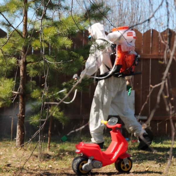 Обработка участка от клещей в Макеевке?